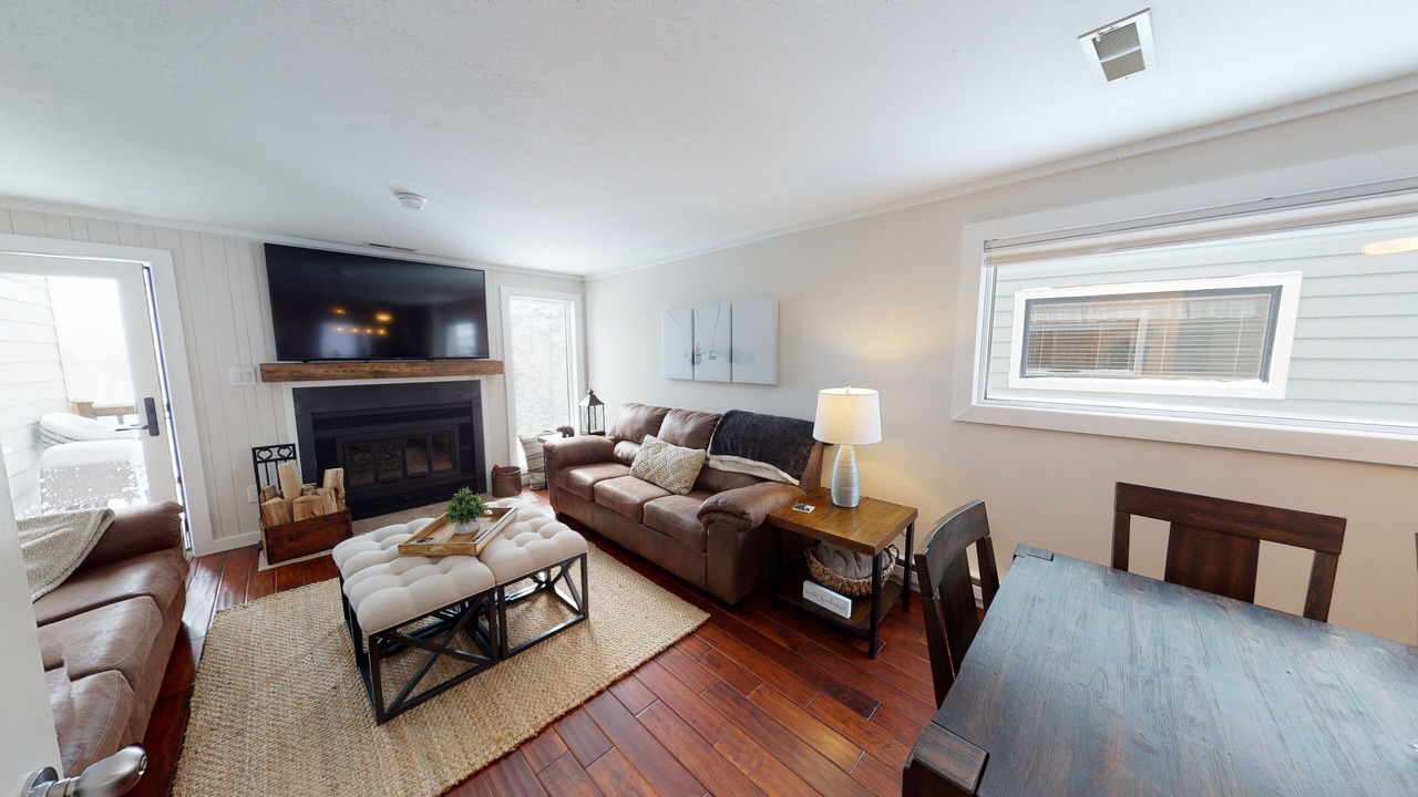 Photo of Livingroom in Snowshoe
