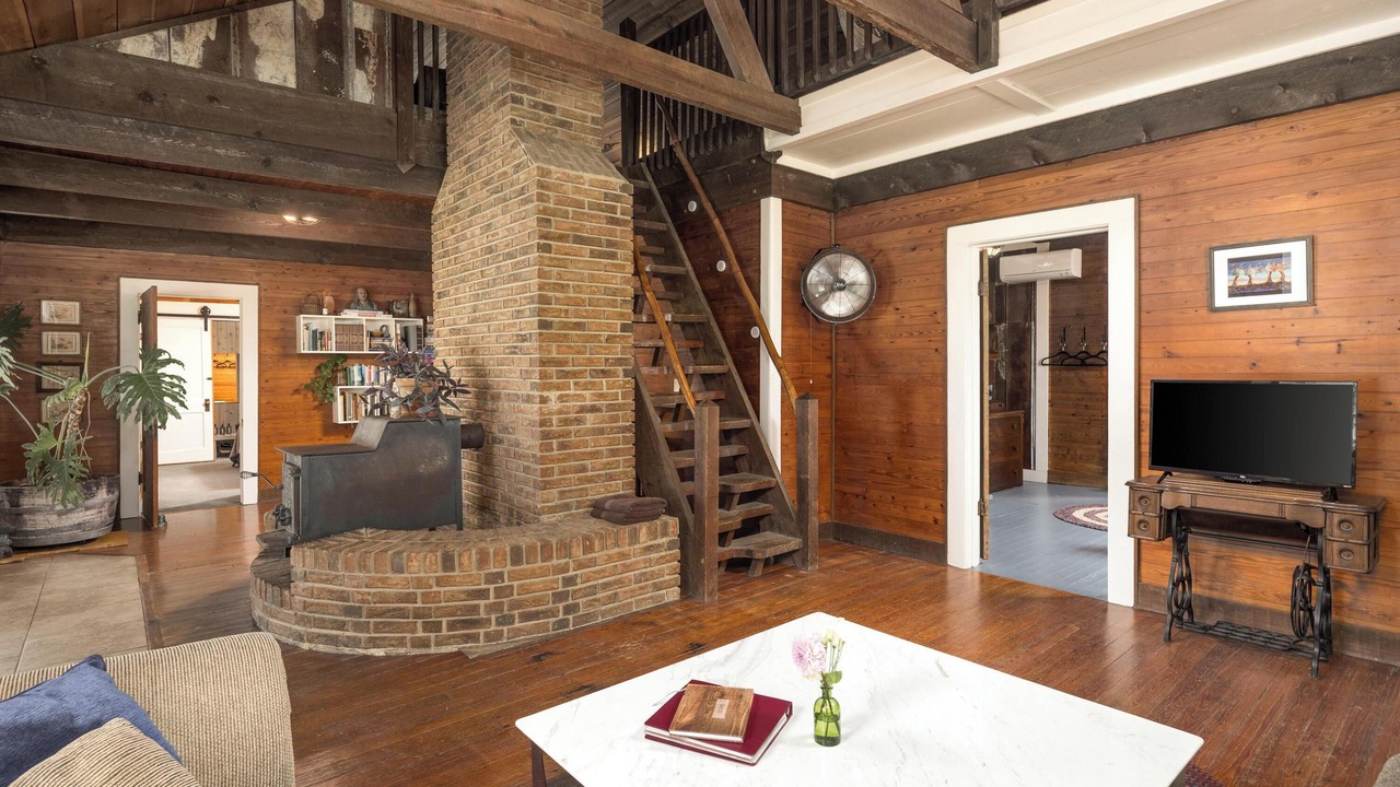 Photo of Livingroom in Rising Fawn