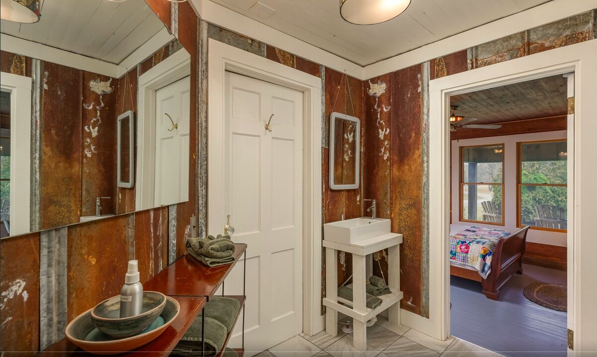 Photo of Bathroom in Rising Fawn