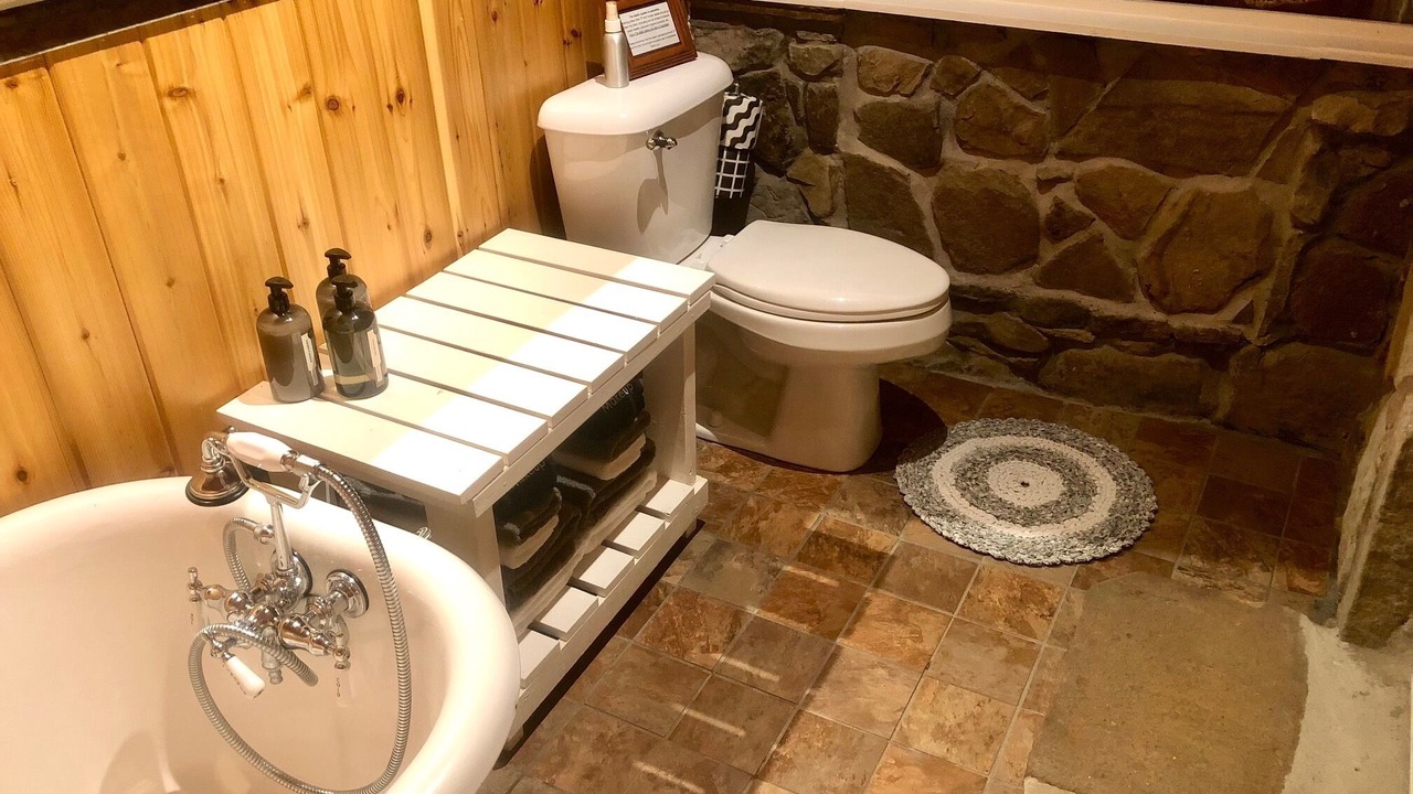 Photo of Bathroom in Rising Fawn