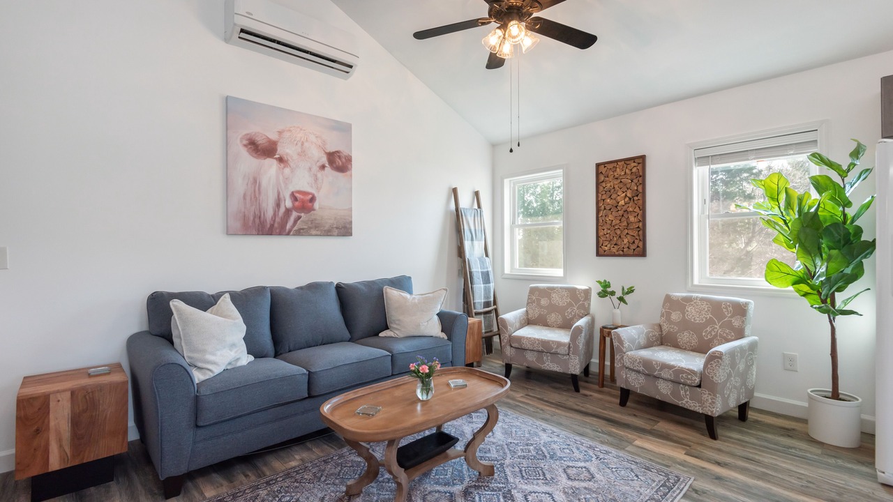 Photo of Livingroom in Ashley Oaks