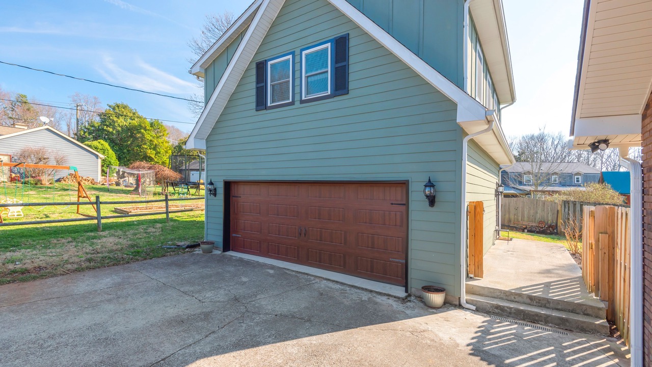 Photo of Outdoor in Ashley Oaks