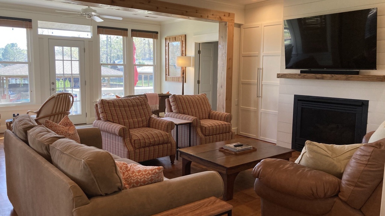 Photo of Livingroom in Little Kowaliga