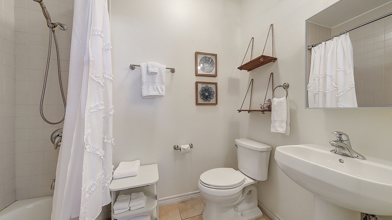 Photo of Bathroom in Key Allegro