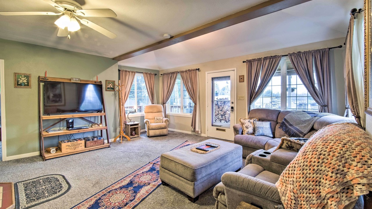 Photo of Bedroom in Coos Bay