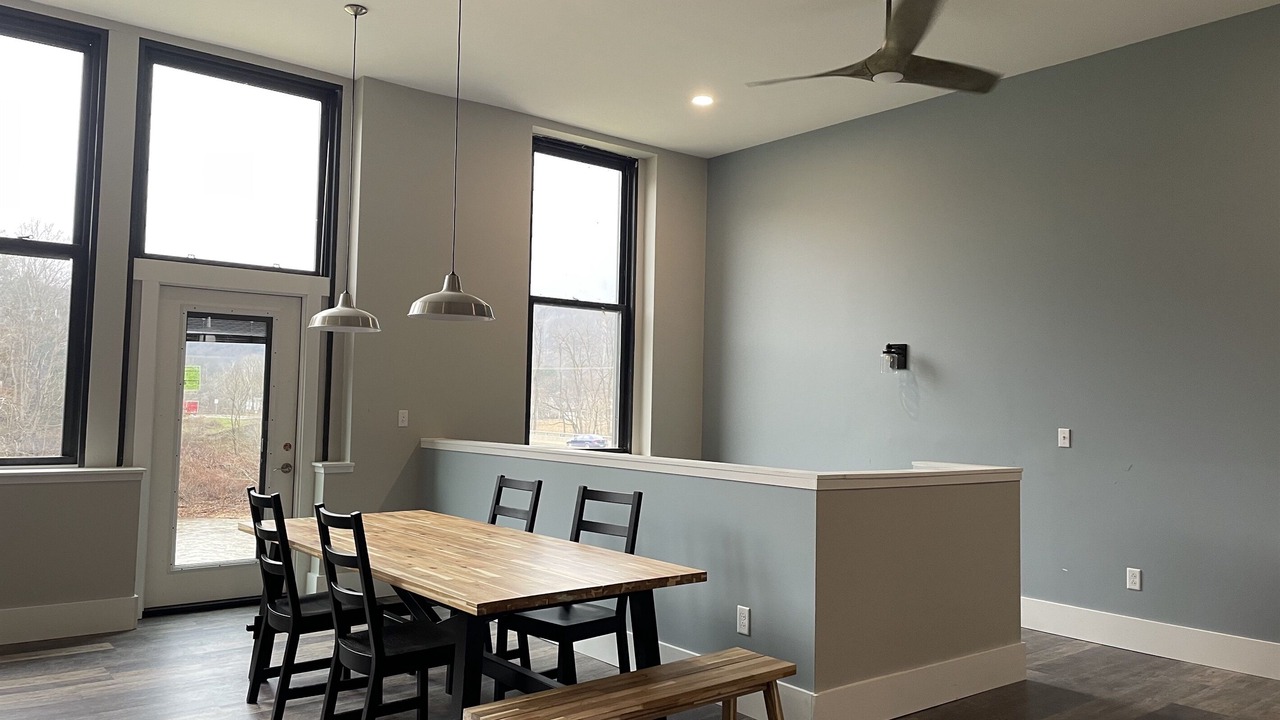 Photo of Livingroom in Confluence