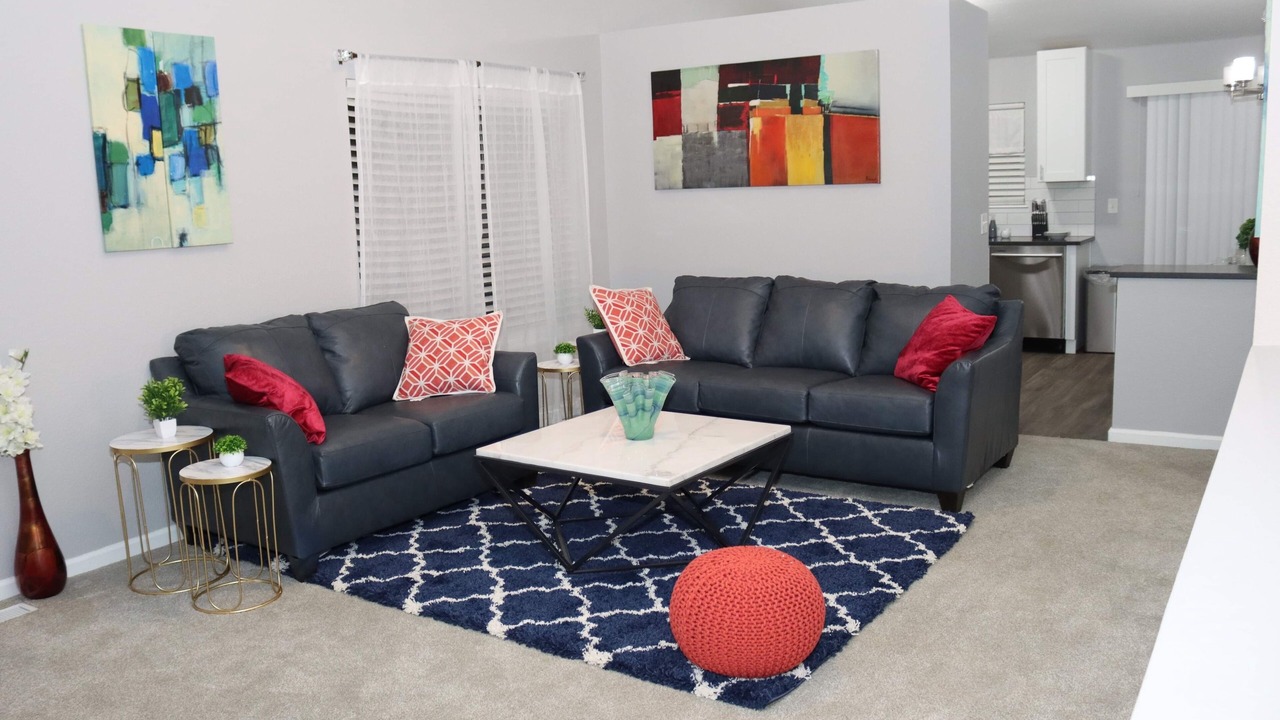 Photo of Livingroom in Aurora