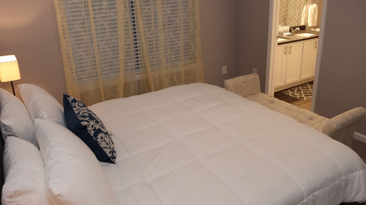 Photo of Bedroom in Aurora