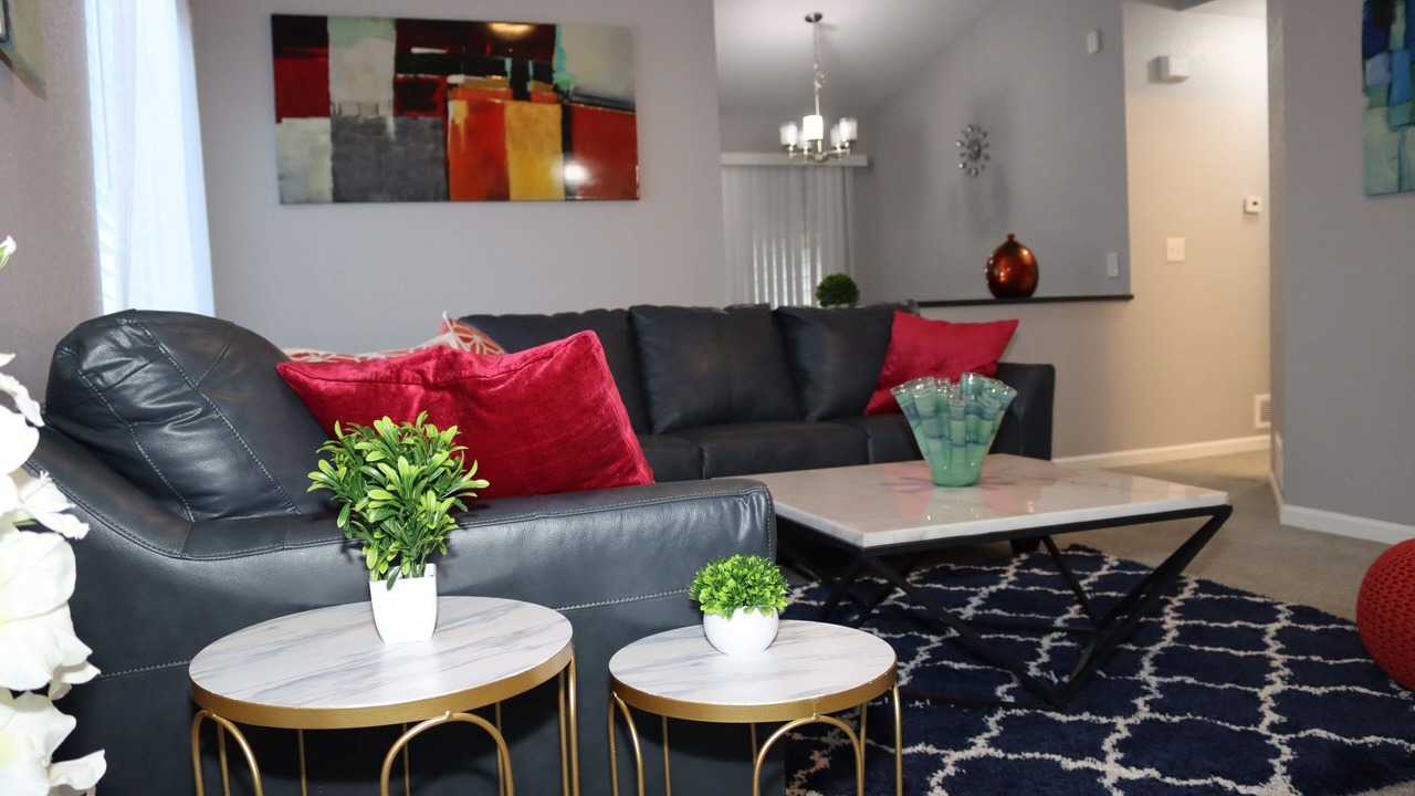 Photo of Livingroom in Aurora