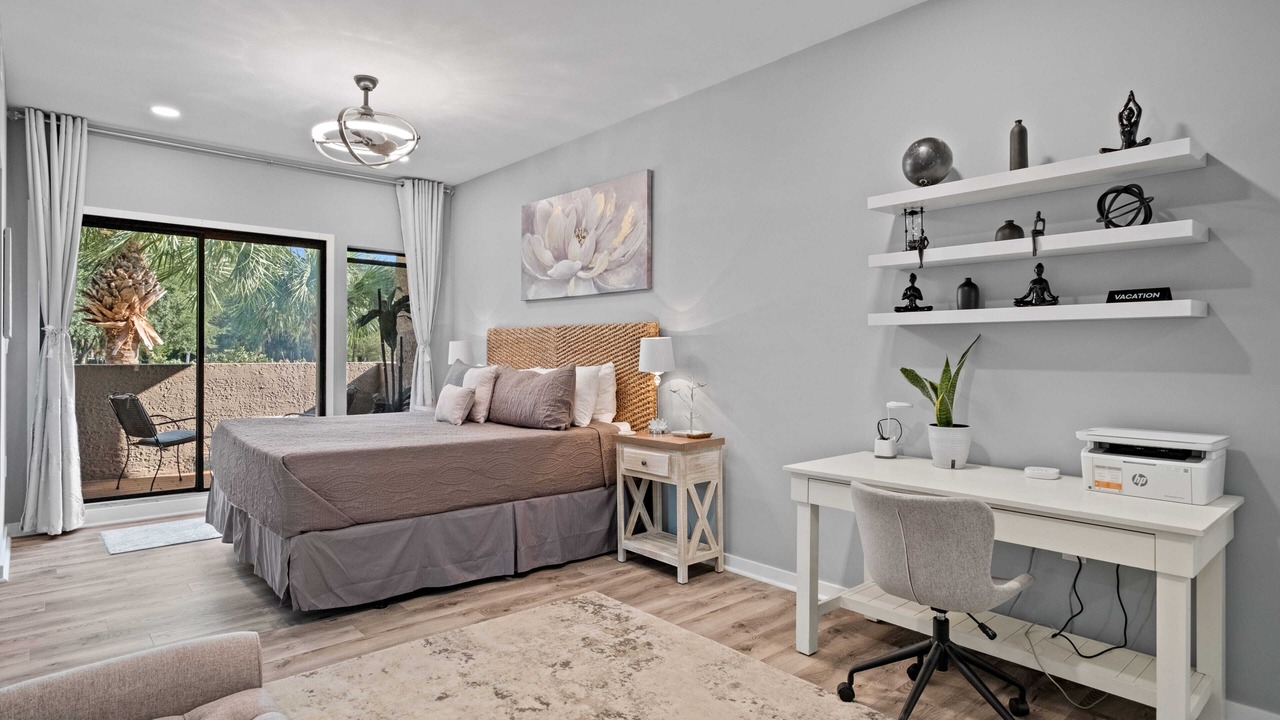 Photo of Bedroom in Shelter Cove