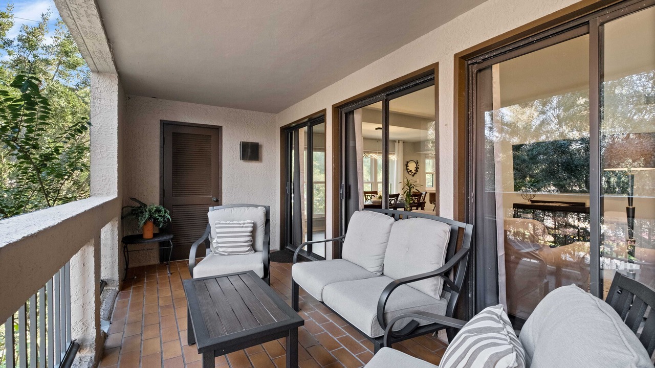 Photo of Patio Balcony in Shelter Cove