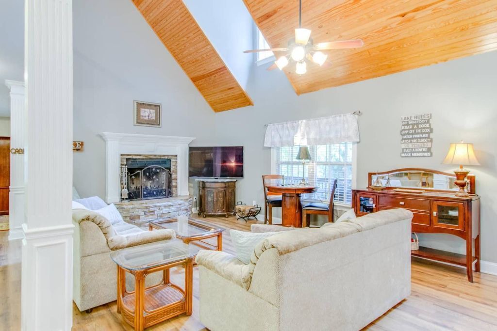 Photo of Livingroom in Lancaster