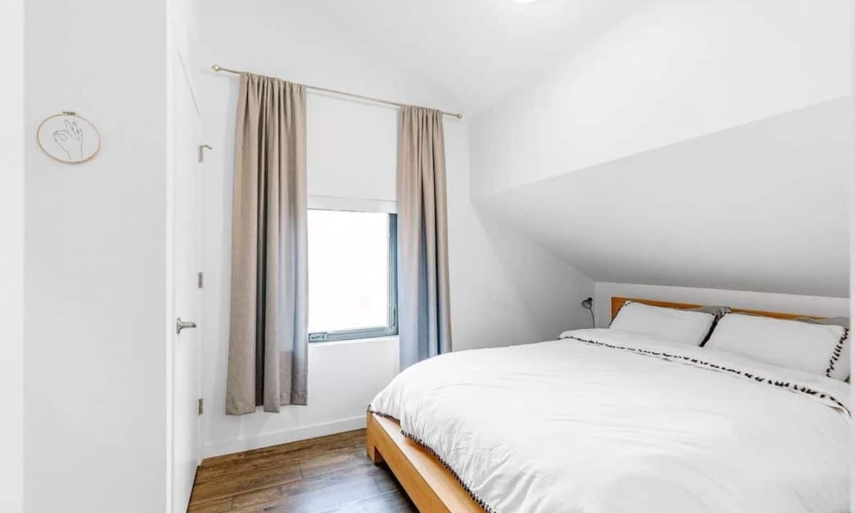 Photo of Bedroom in Berkeley