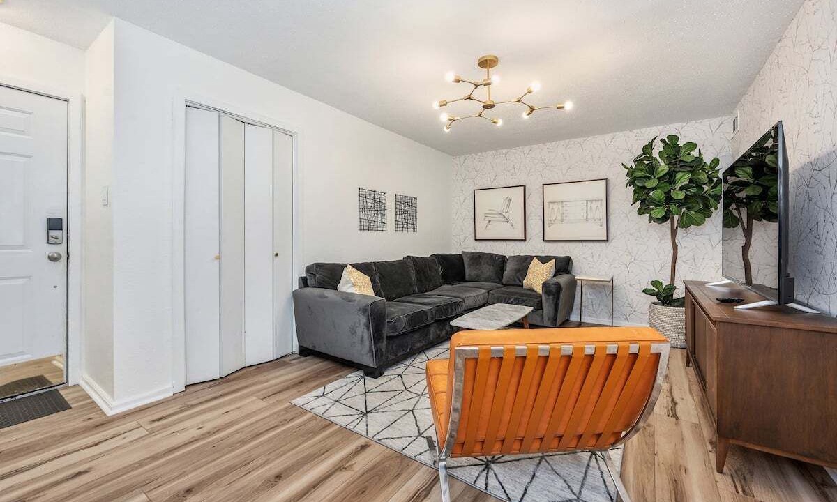 Photo of Livingroom in College Station