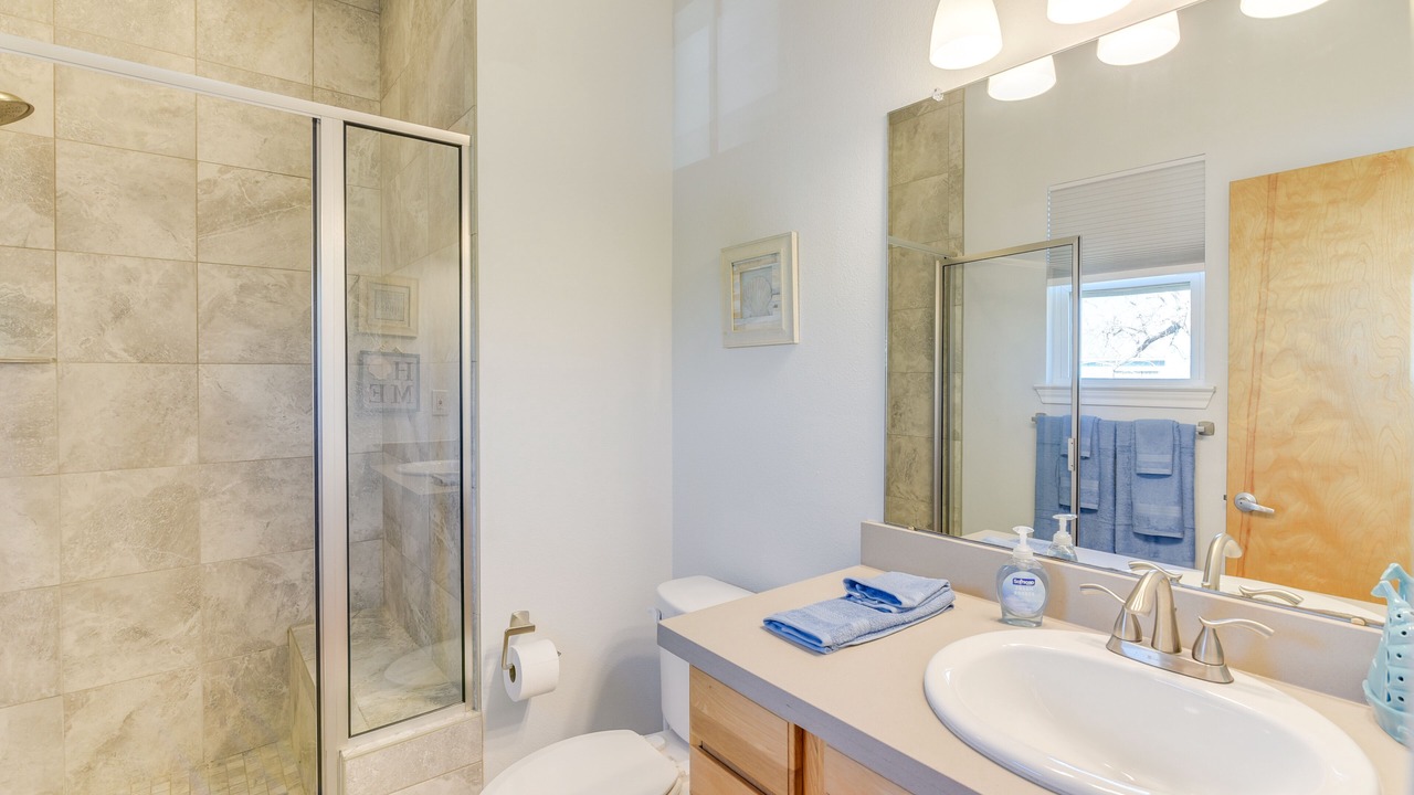 Photo of Bathroom in El Lago