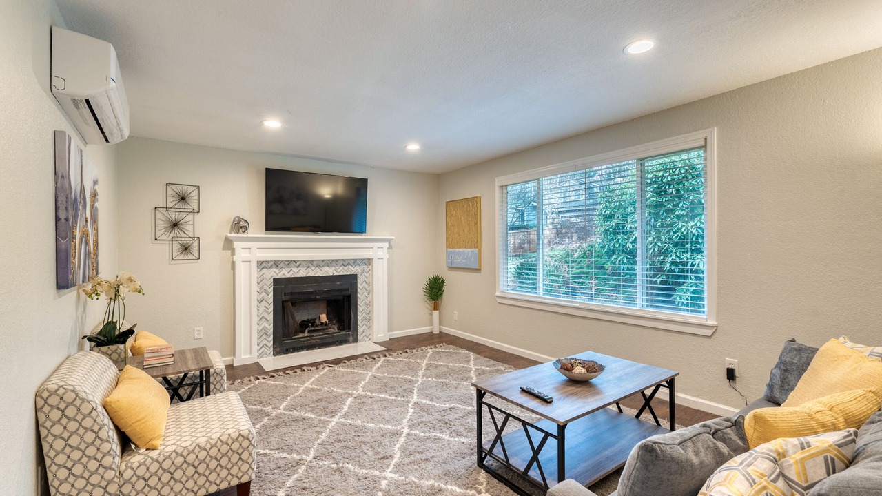 Photo of Bedroom in Paine Field-Lake Stickney