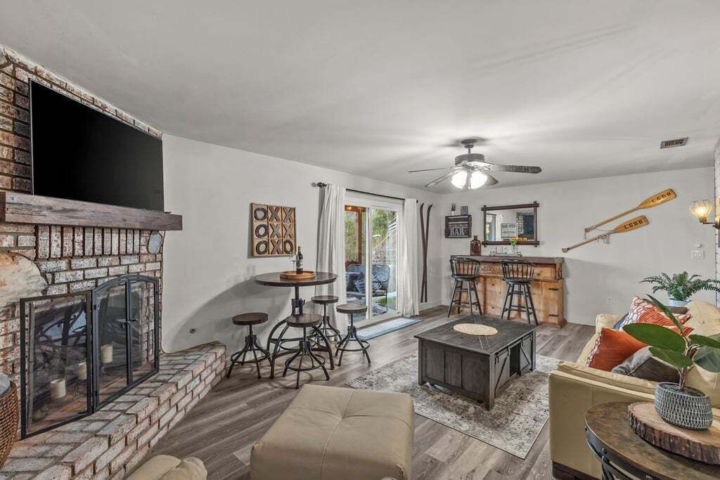Photo of Bedroom in Crestline