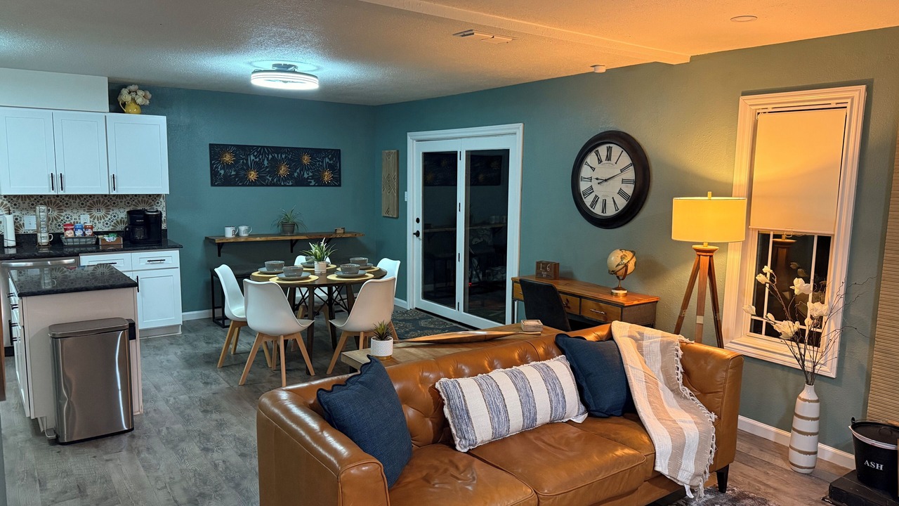 Photo of Livingroom in Roswell