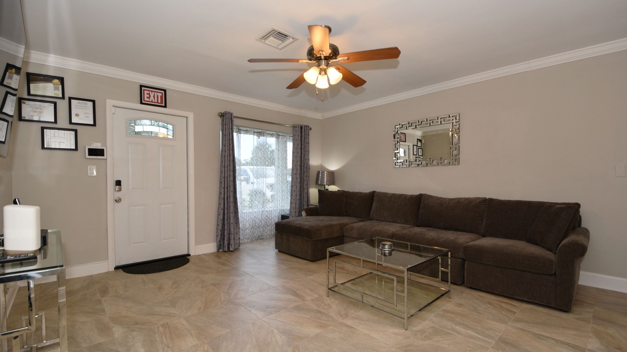 Photo of Livingroom in Riverside Park