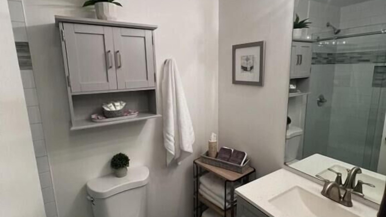 Photo of Bathroom in North Capitol