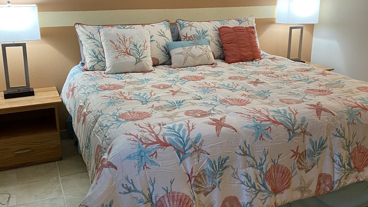 Photo of Bedroom in Lincoln City