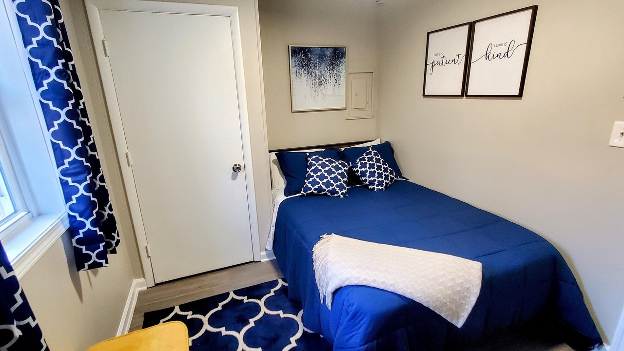 Photo of Bedroom in Hurwood Heights