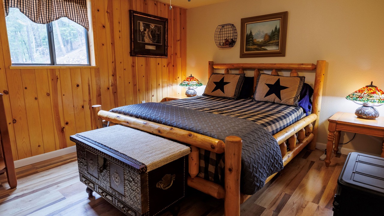 Photo of Bedroom in Cloudcroft