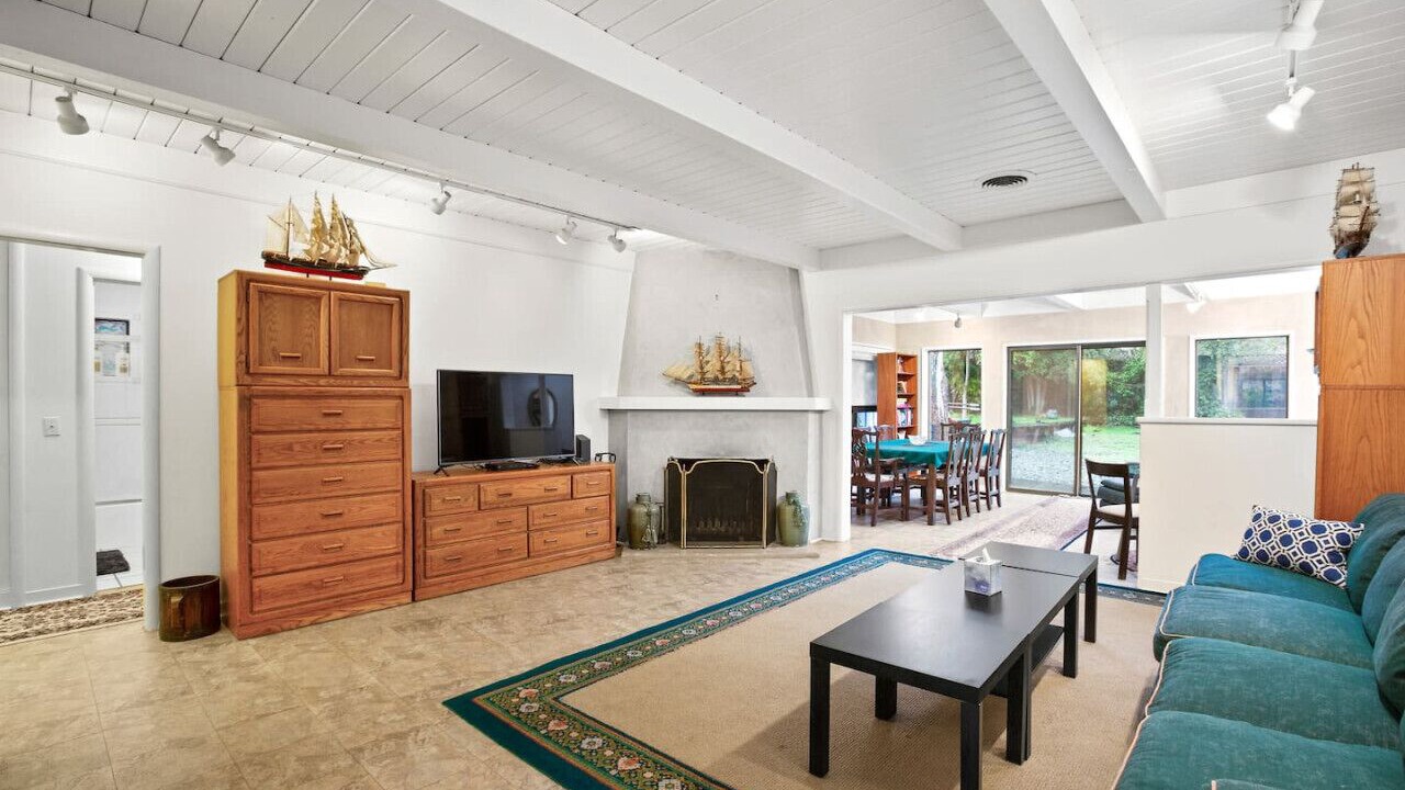 Photo of Livingroom in University Heights