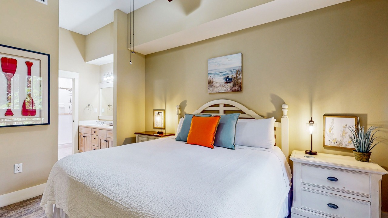 Photo of Bedroom in Baytowne Wharf