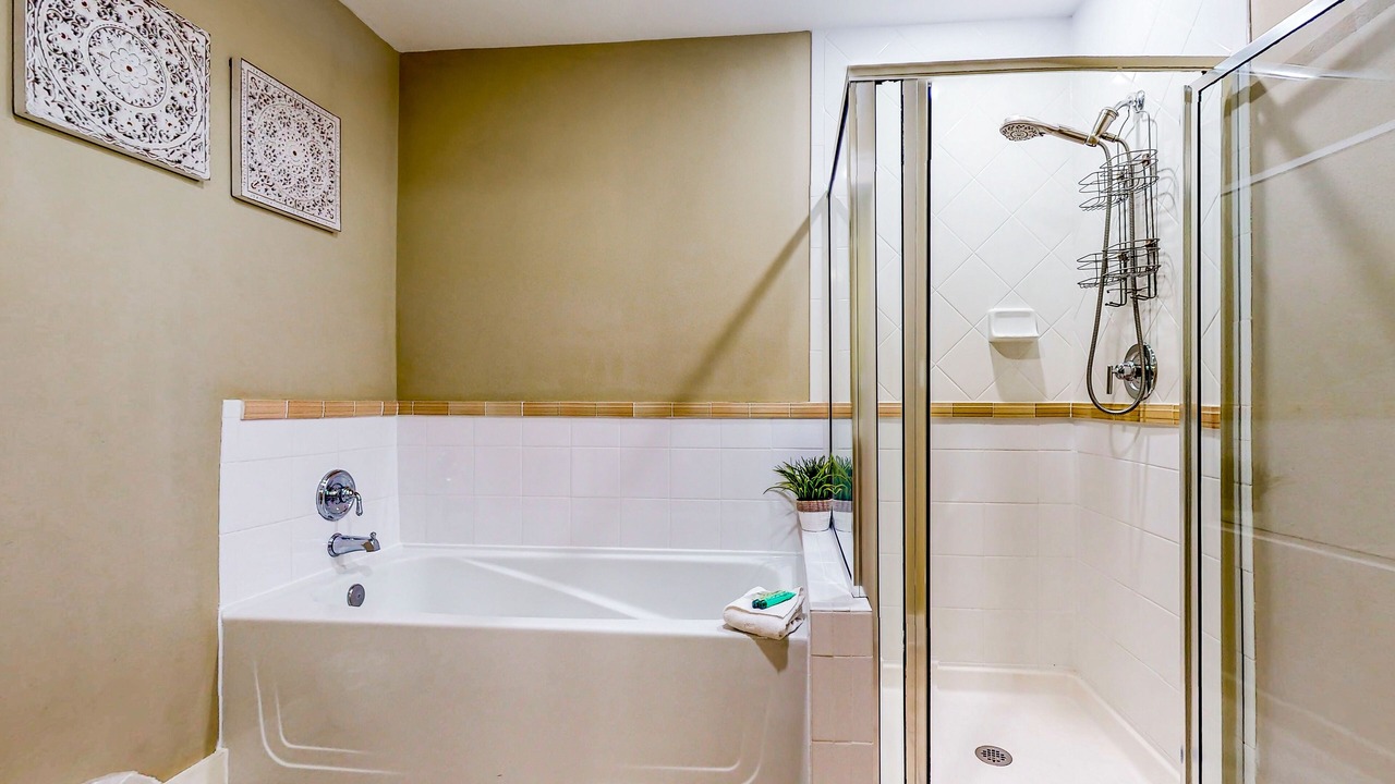 Photo of Bathroom in Baytowne Wharf