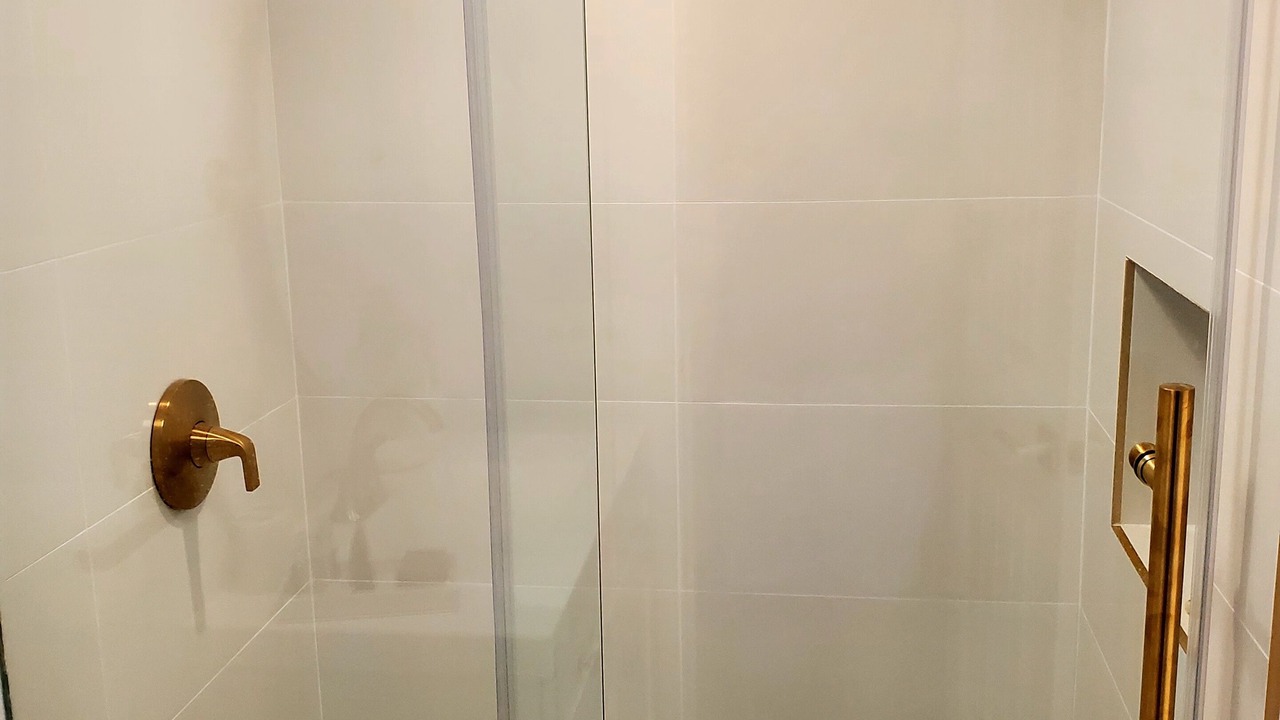 Photo of Bathroom in Point Venture