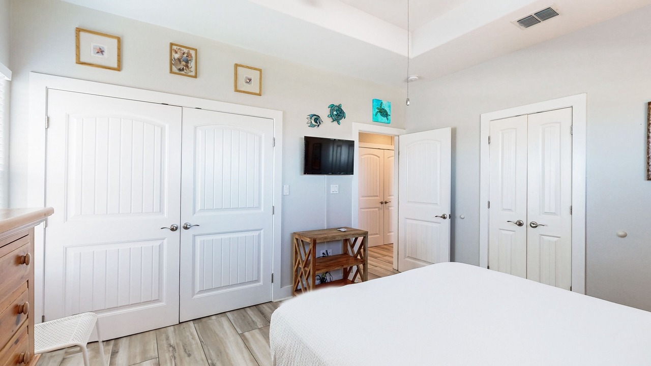 Photo of Bedroom in Leeward Sands