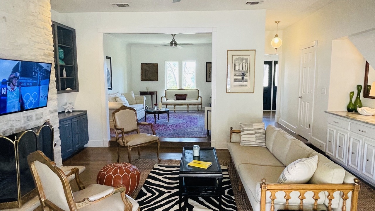 Photo of Livingroom in The Ridge At Lost Creek