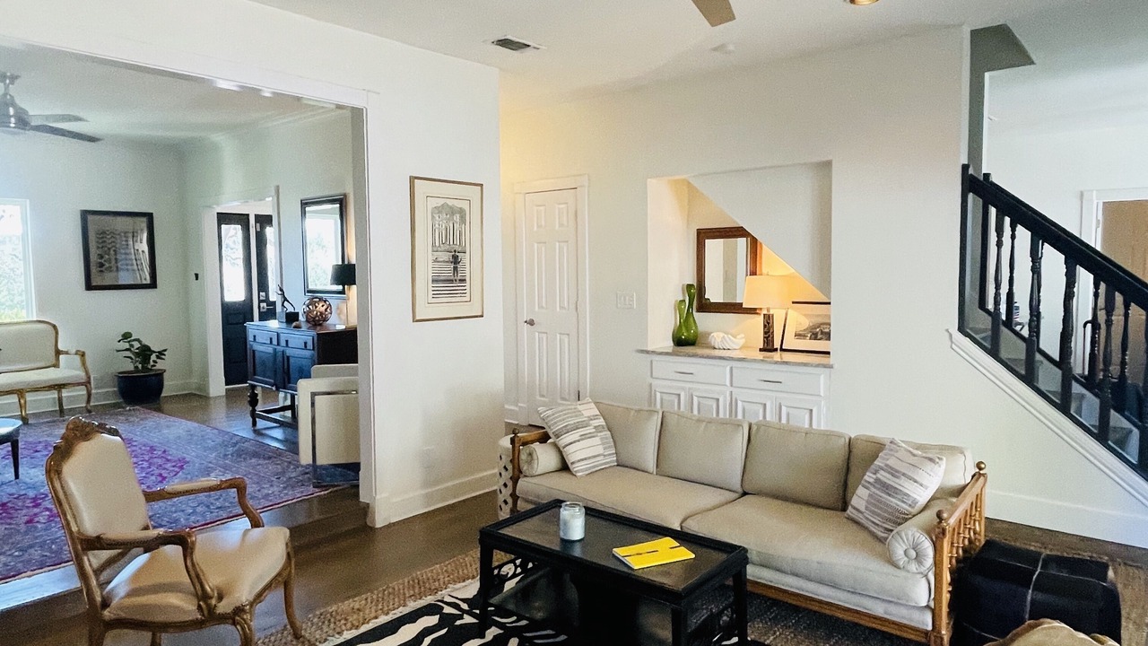 Photo of Livingroom in The Ridge At Lost Creek