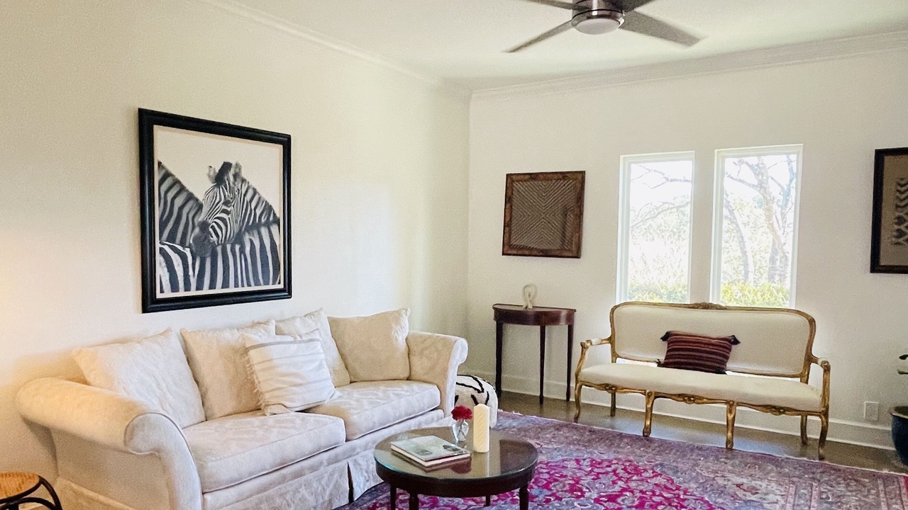 Photo of Livingroom in The Ridge At Lost Creek
