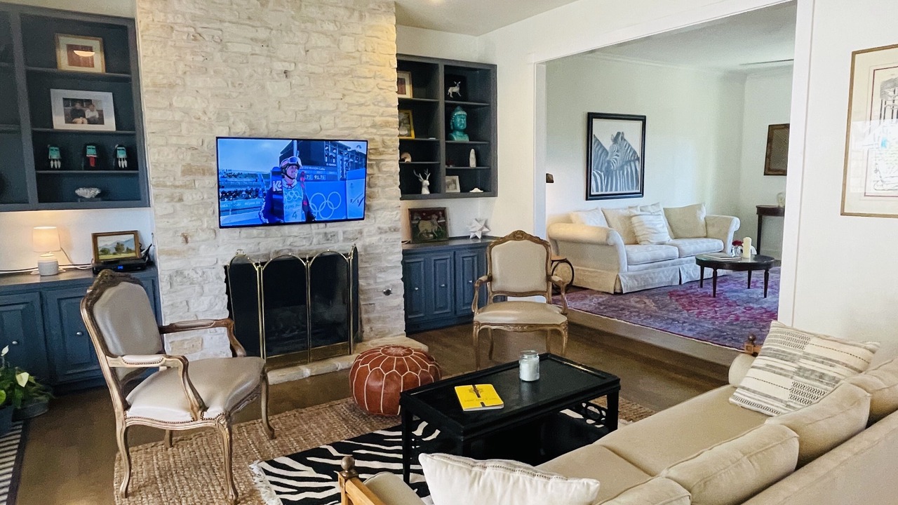Photo of Livingroom in The Ridge At Lost Creek