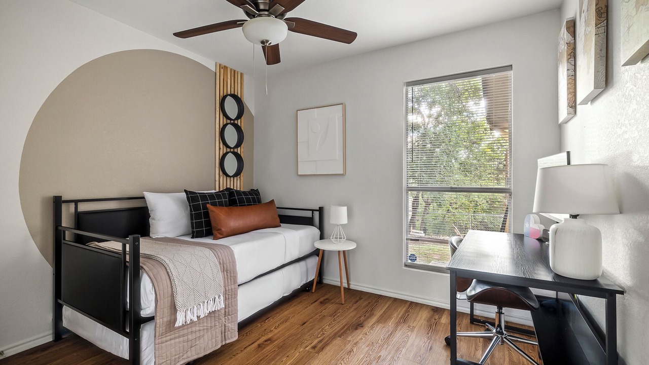 Photo of Bedroom in Apache Shores