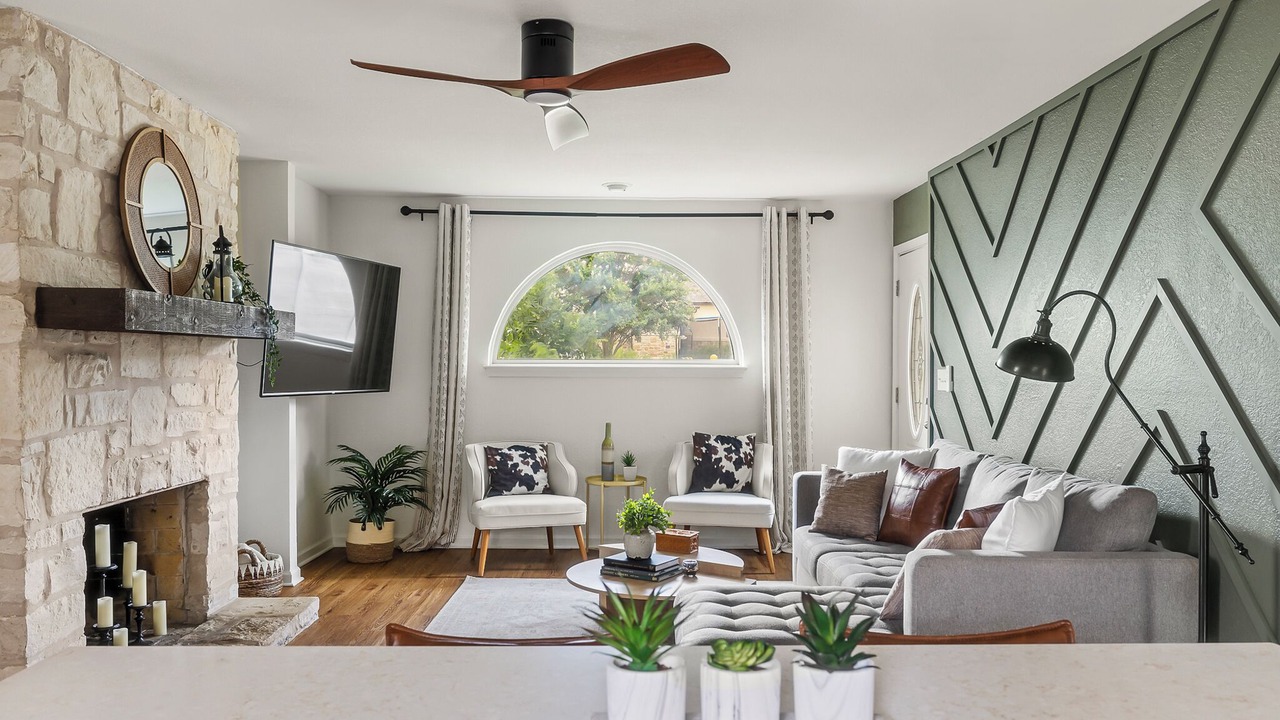 Photo of Livingroom in Apache Shores