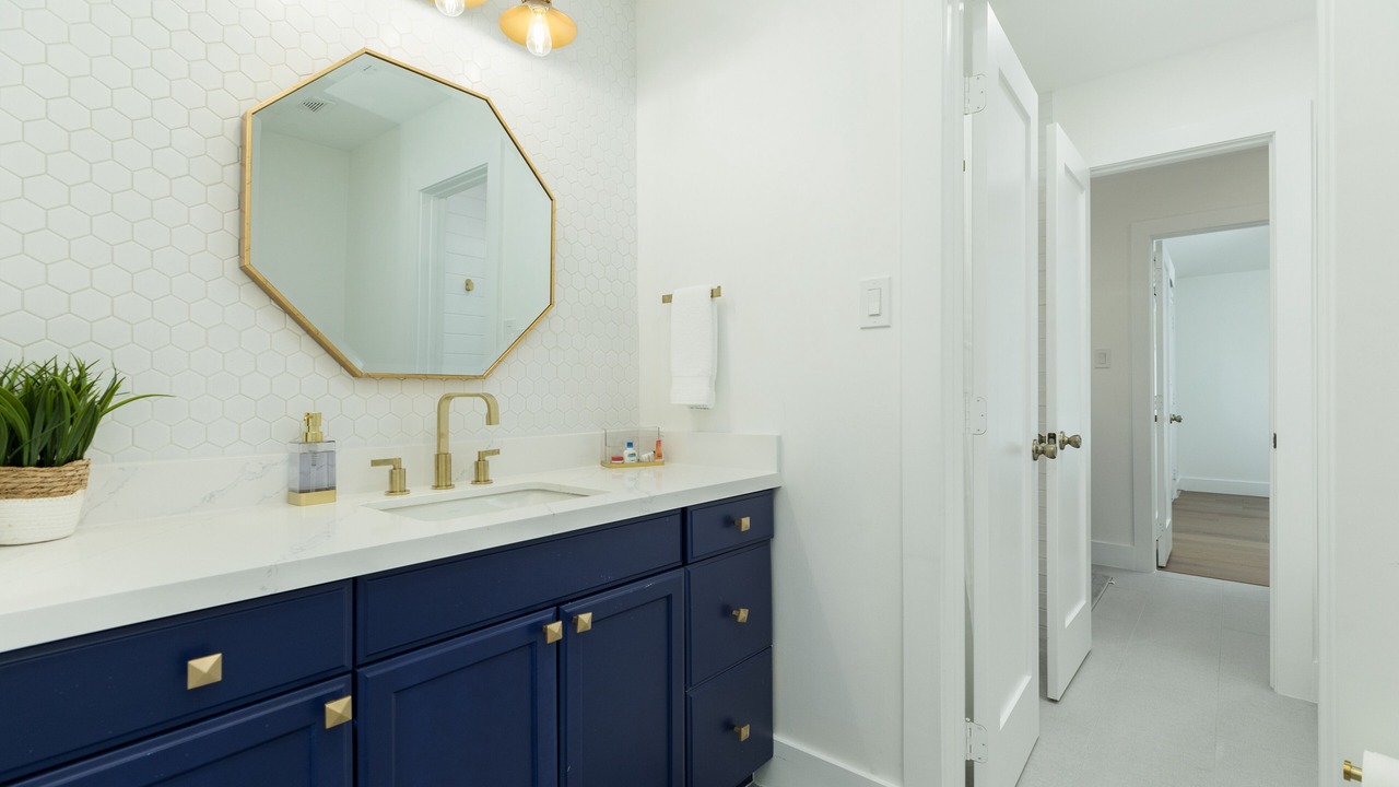 Photo of Bathroom in Bermuda Beach