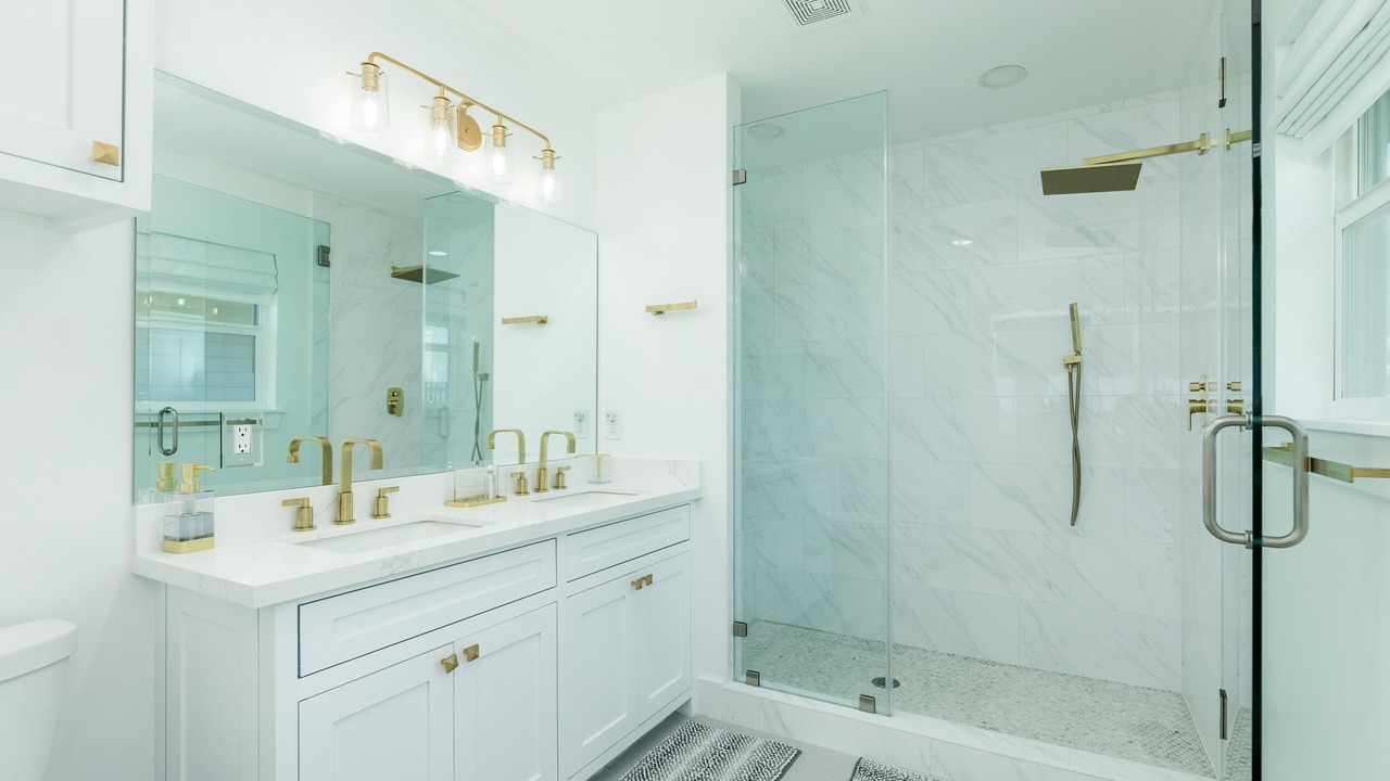 Photo of Bathroom in Bermuda Beach