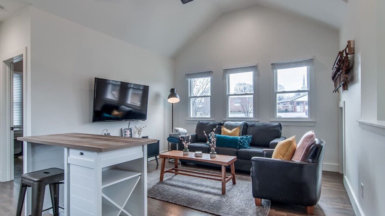 Photo of Livingroom in Historic Waverly