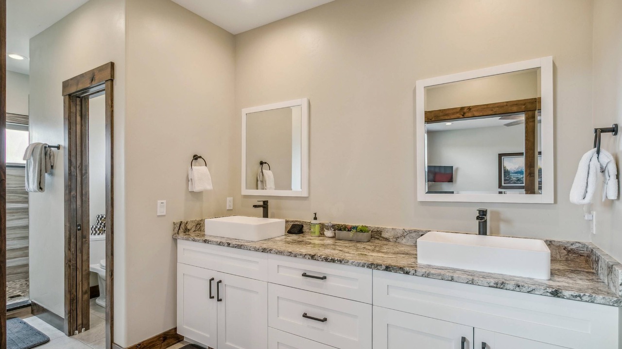 Photo of Bathroom in Twin Creek Village