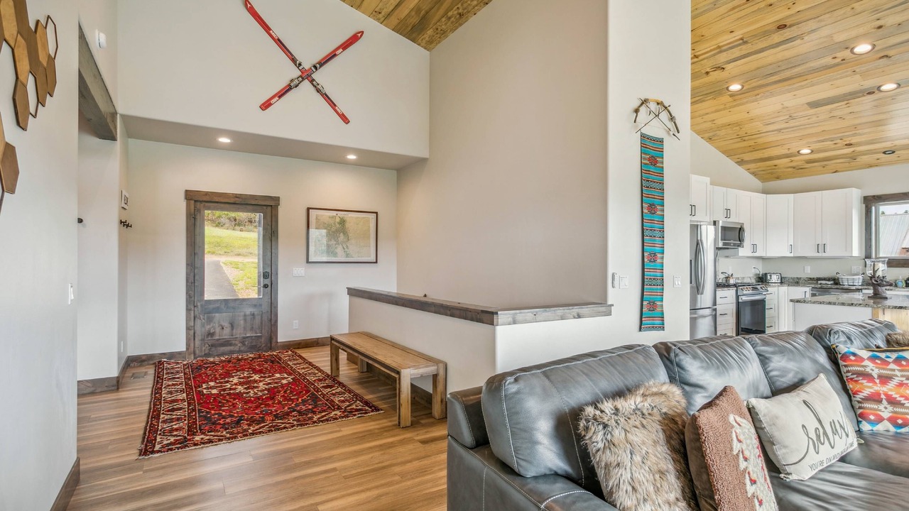 Photo of Livingroom in Twin Creek Village