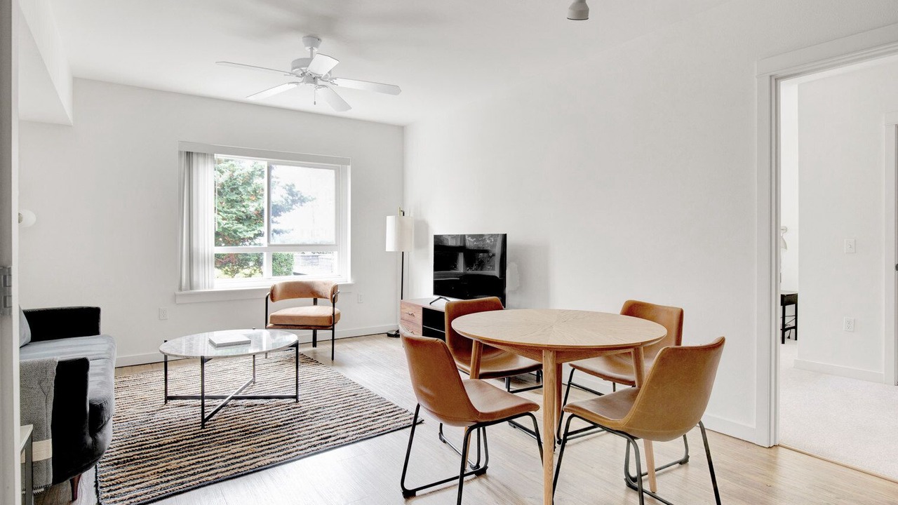 Photo of Livingroom in West Bellevue