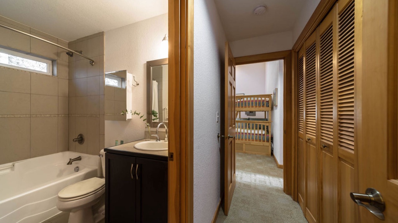 Photo of Bathroom in Neahkahnie Beach