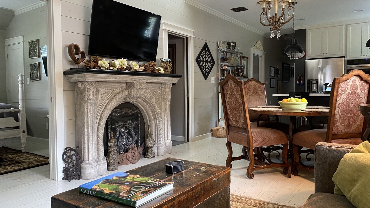 Photo of Livingroom in Bastrop