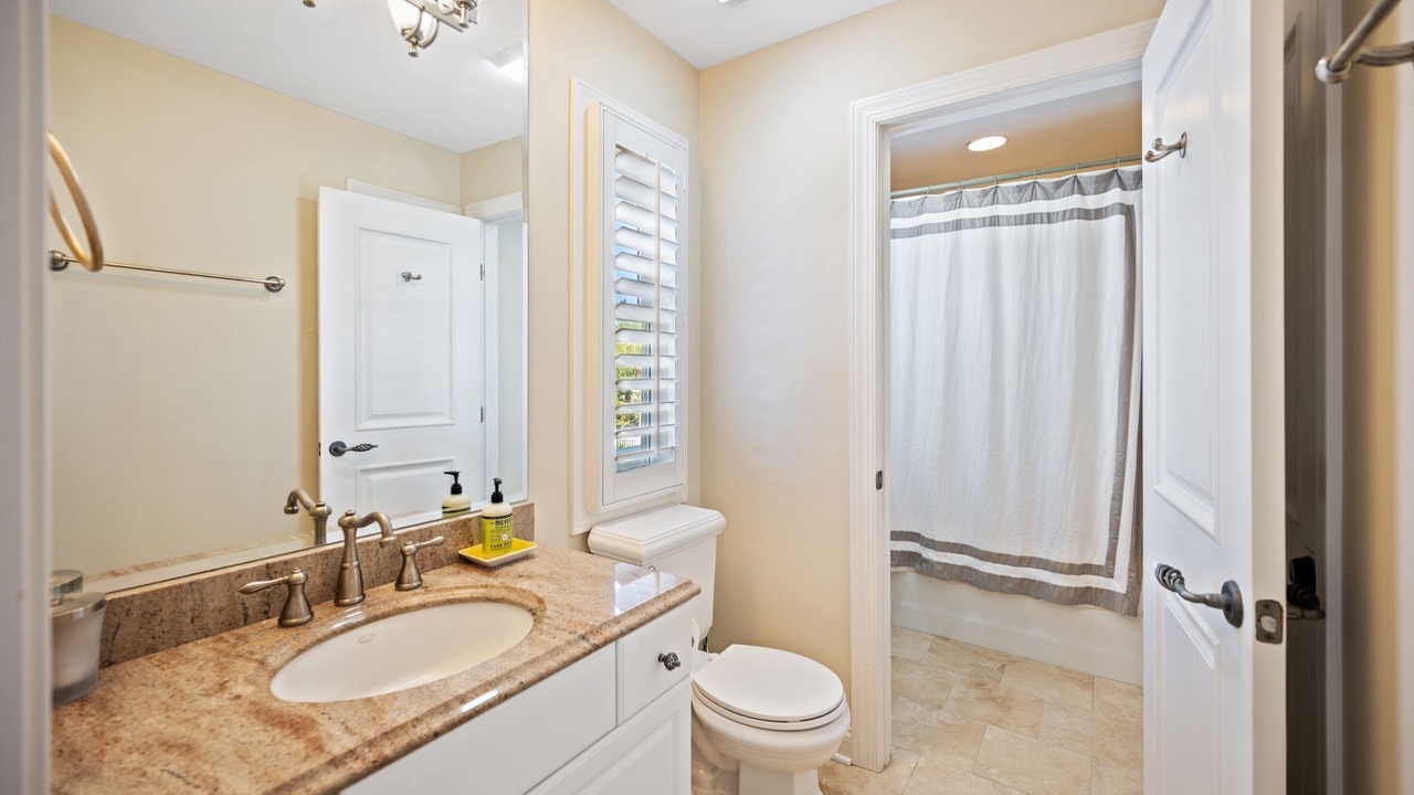 Photo of Bathroom in Debordieu Colony
