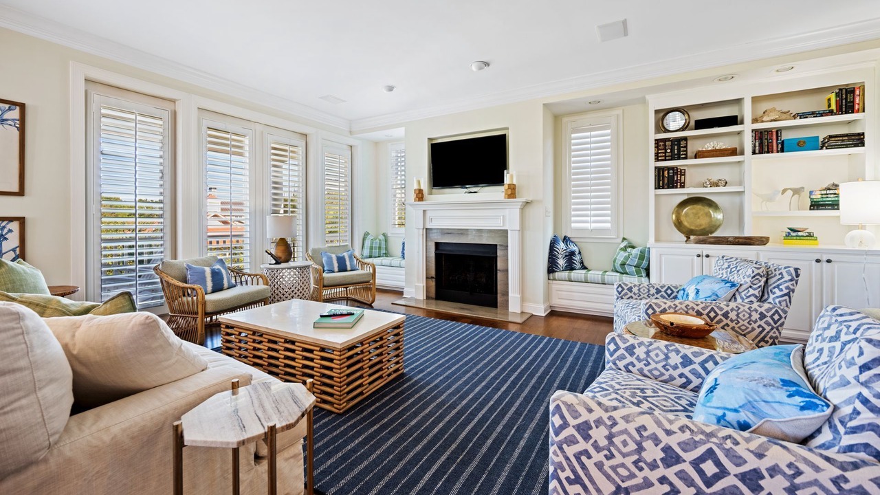 Photo of Livingroom in Debordieu Colony