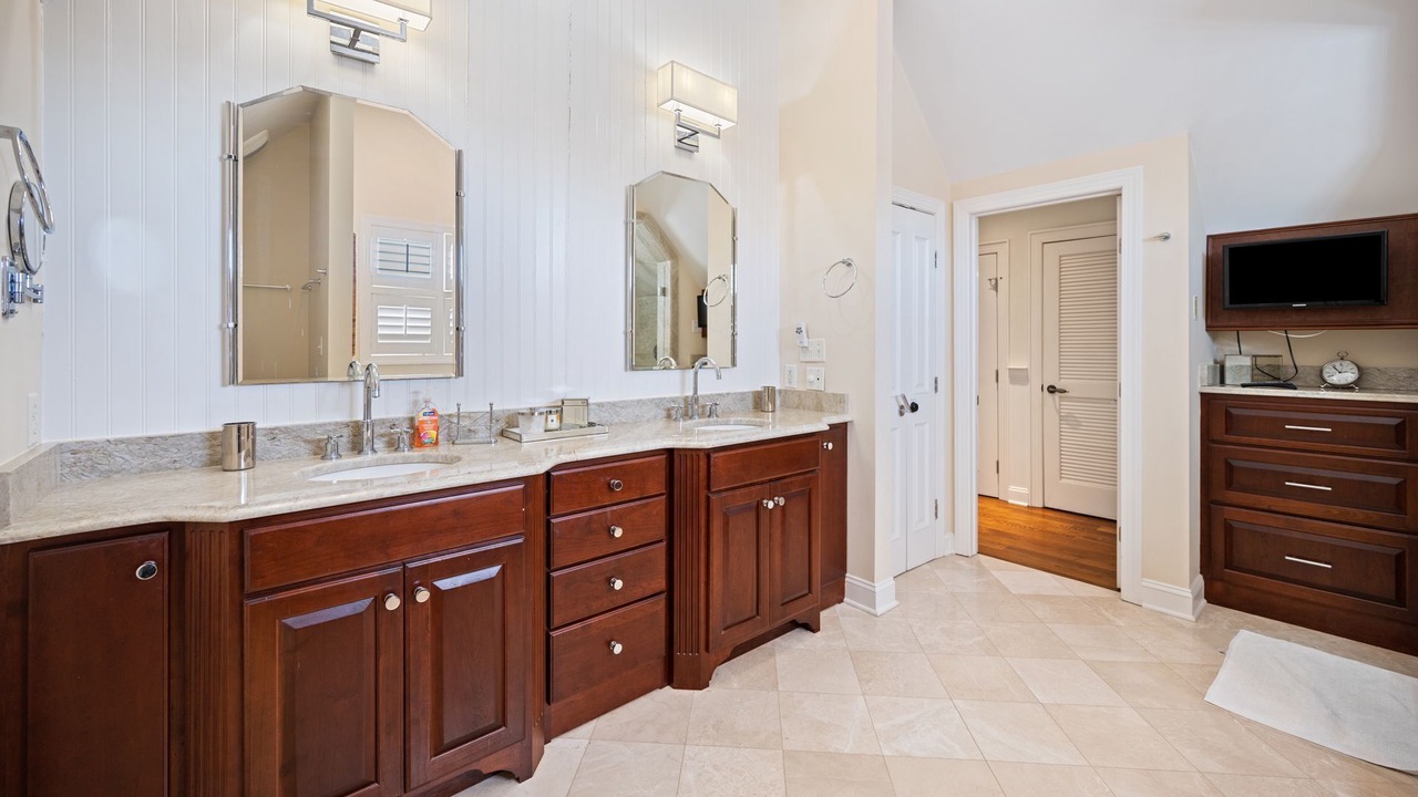 Photo of Bathroom in Debordieu Colony