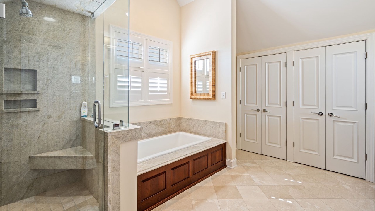 Photo of Bathroom in Debordieu Colony